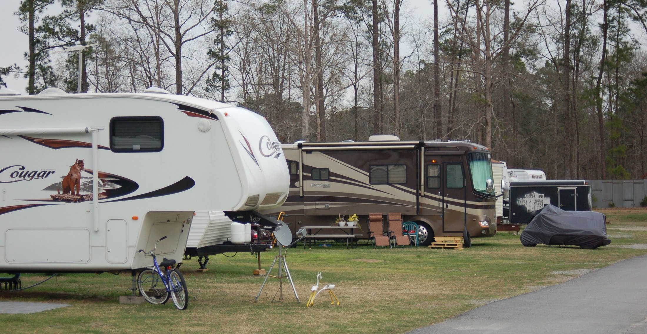 Fifth-wheel RV on a Sunshine site